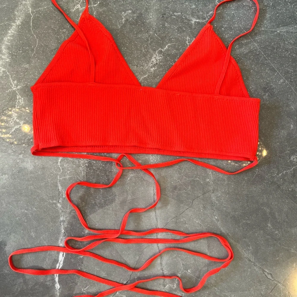 Zara Bold Red Ribbed Top - Picture 2 of 3